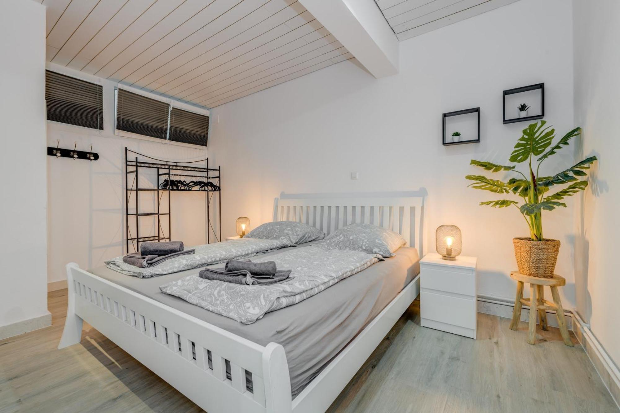 Apartments With Pool Vrdoljak Omis Room photo