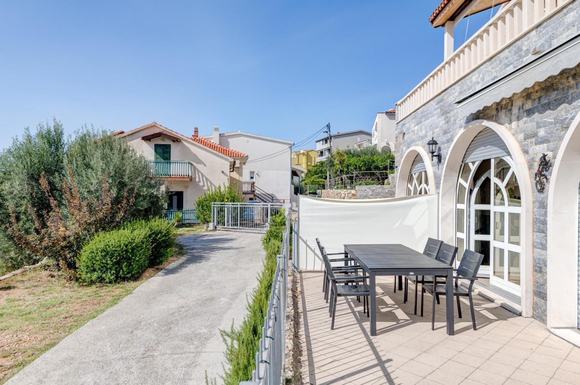 Apartments With Pool Vrdoljak Omis Room photo