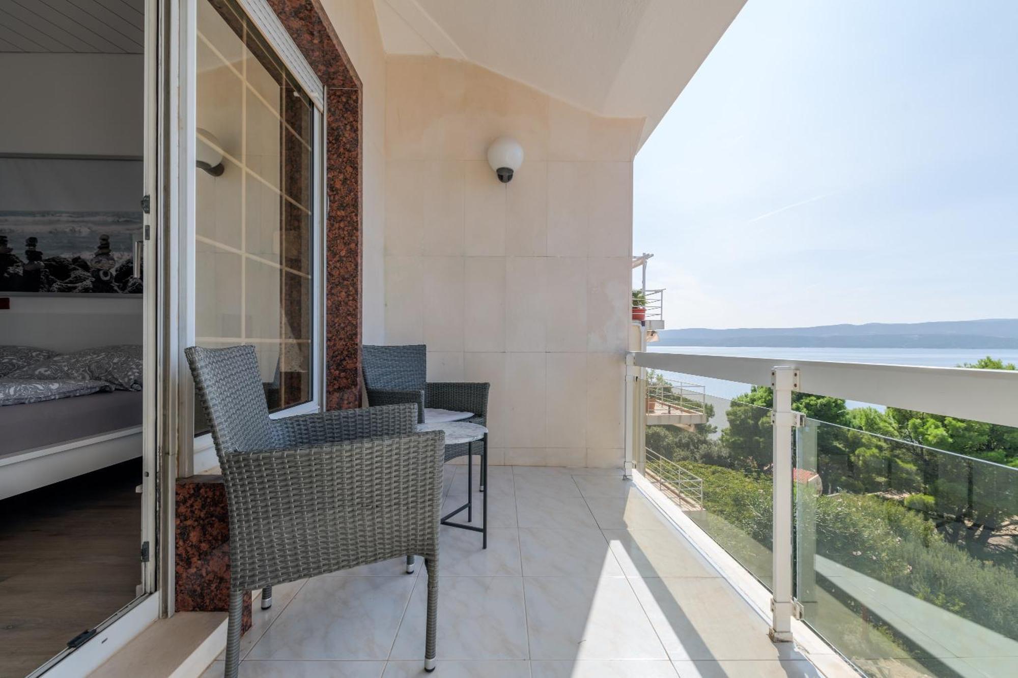 Apartments With Pool Vrdoljak Omis Room photo