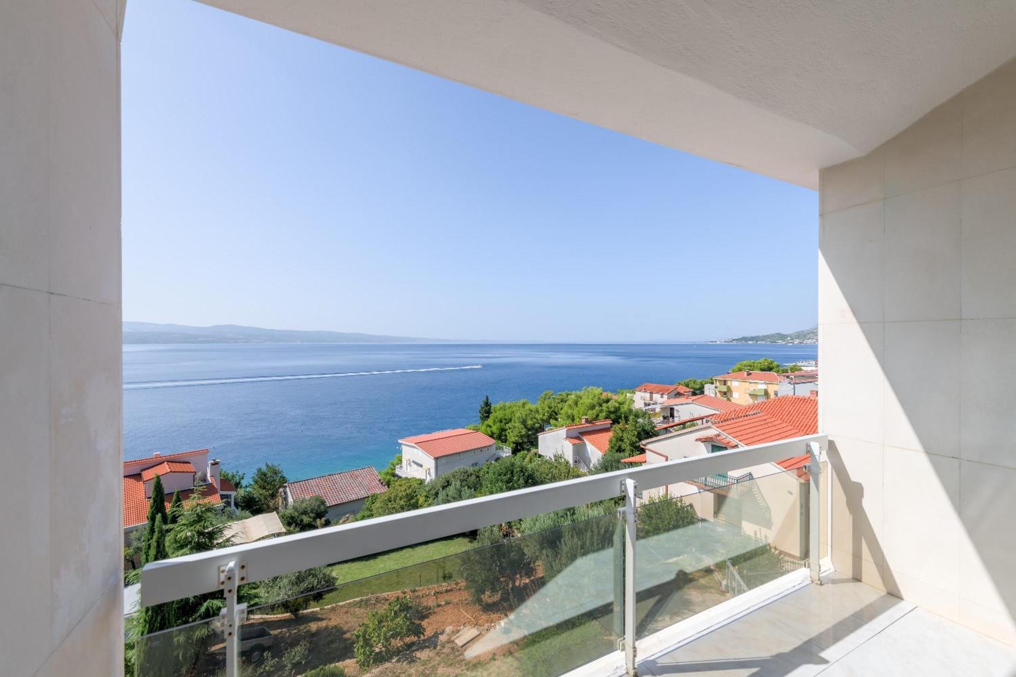 Apartments With Pool Vrdoljak Omis Room photo