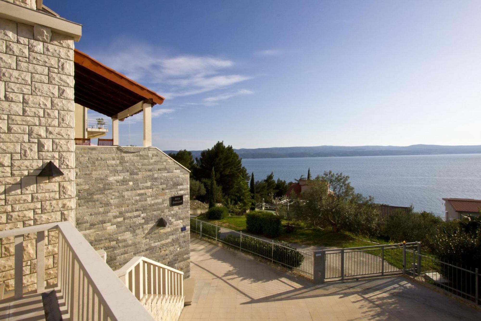 Apartments With Pool Vrdoljak Omis Room photo