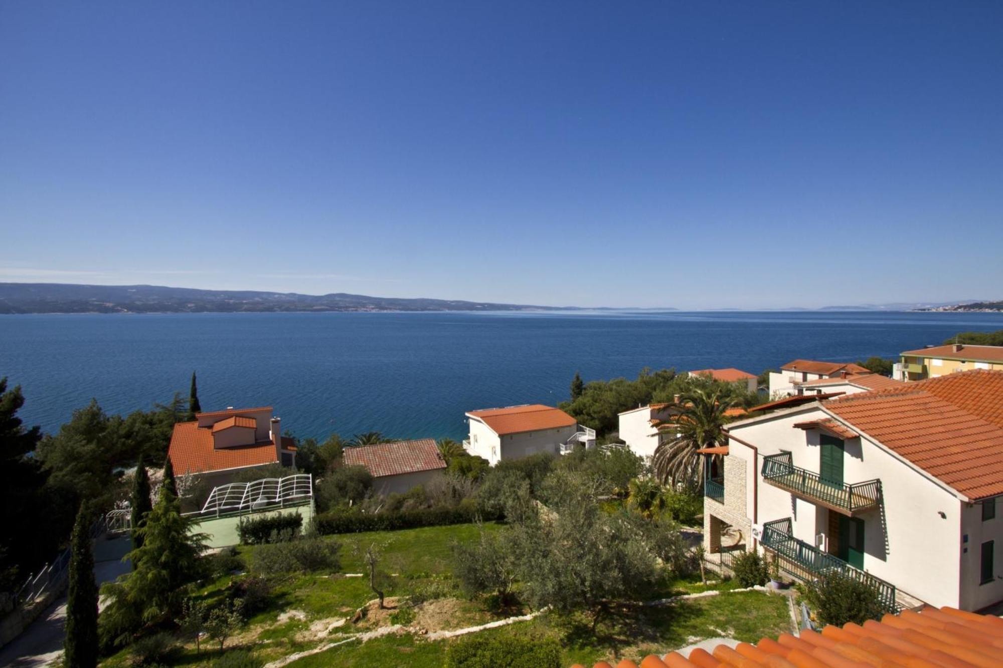 Apartments With Pool Vrdoljak Omis Room photo