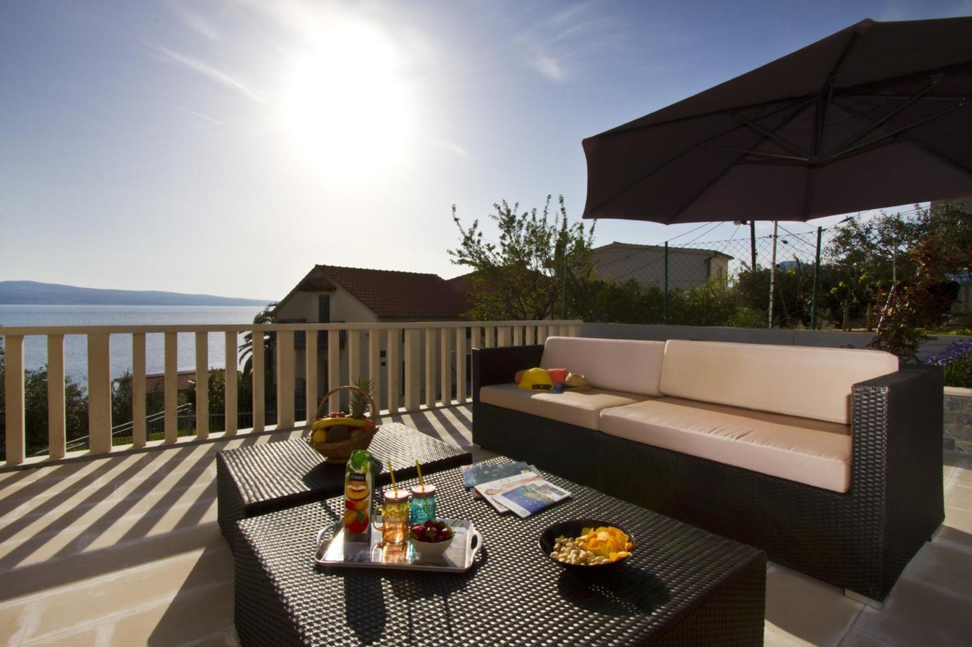 Apartments With Pool Vrdoljak Omis Room photo