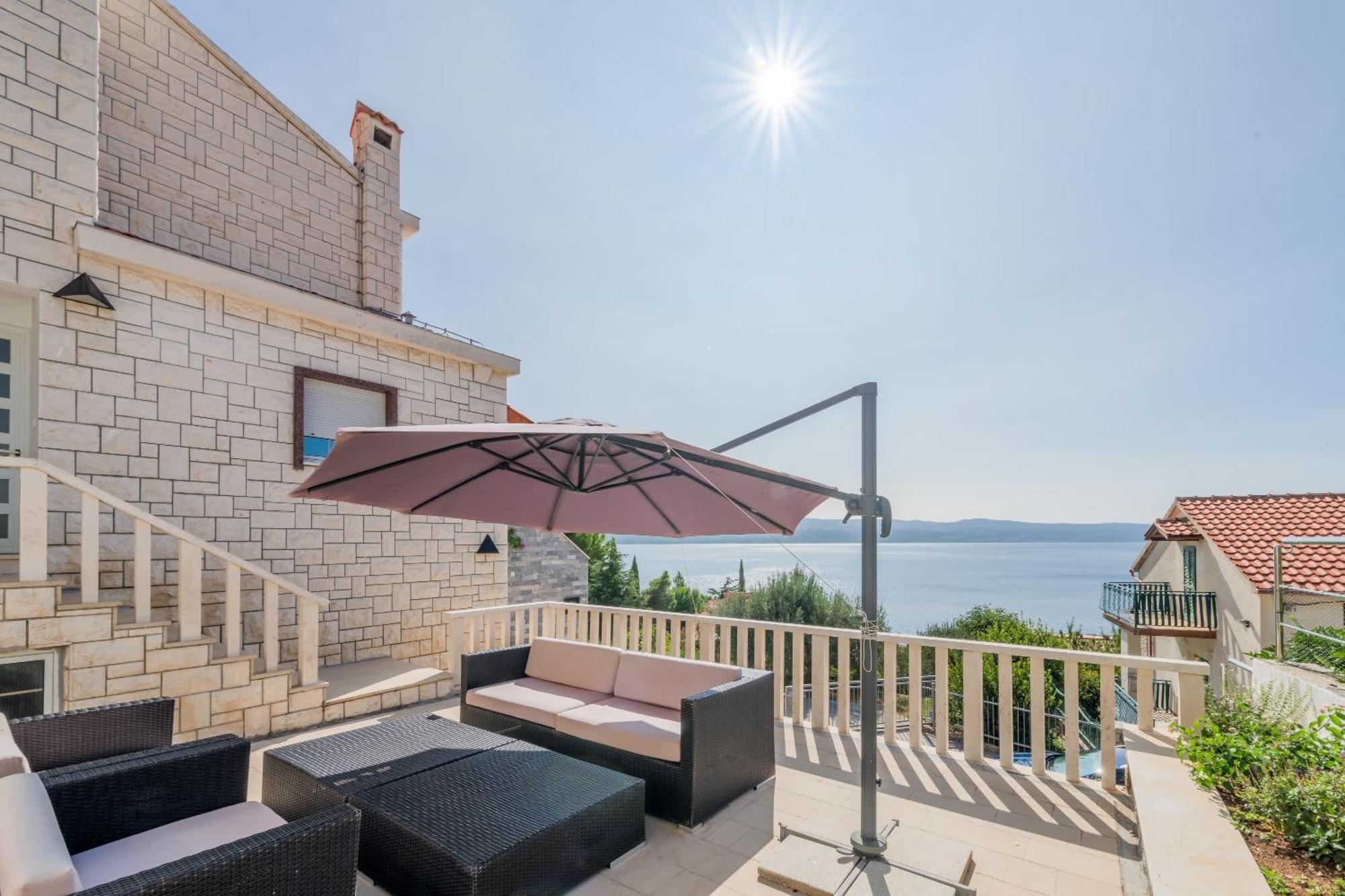 Apartments With Pool Vrdoljak Omis Room photo